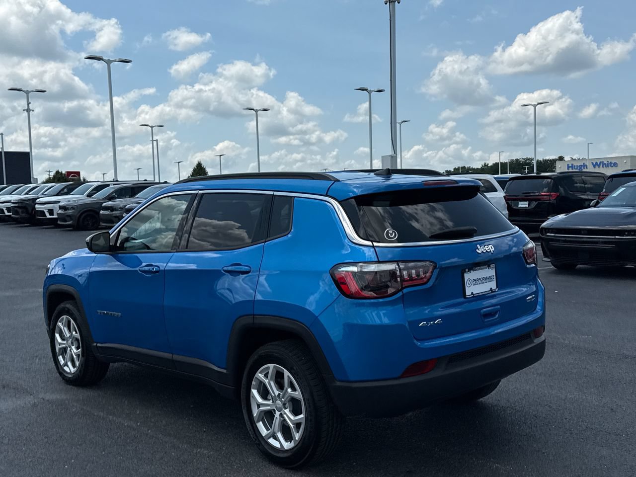Used 2024 Jeep Compass Latitude AWD/4WD image 5