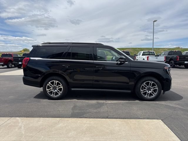 Used 2025 Ford Expedition Active AWD/4WD image 6