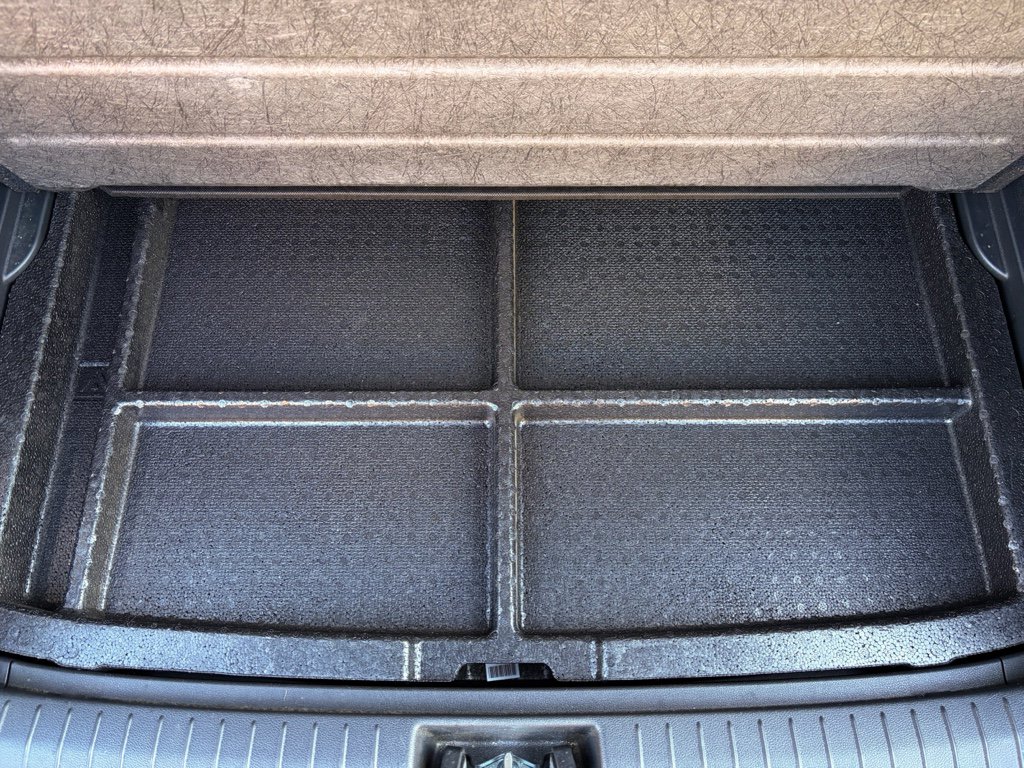 Used 2023 Hyundai Kona Limited w/ Cargo Package image 27