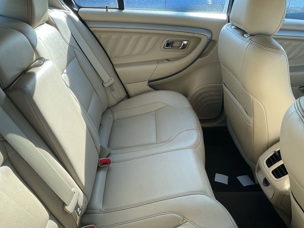 Used 2016 Ford Taurus SEL image 4