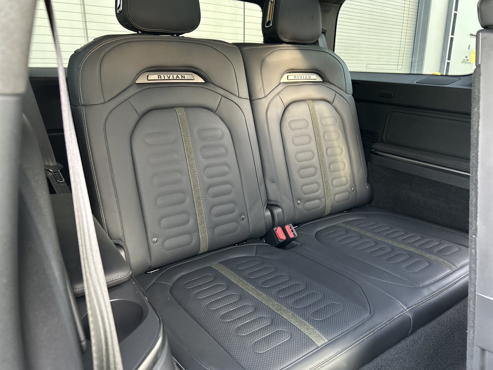 Used 2023 Rivian R1S Adventure AWD/4WD image 25