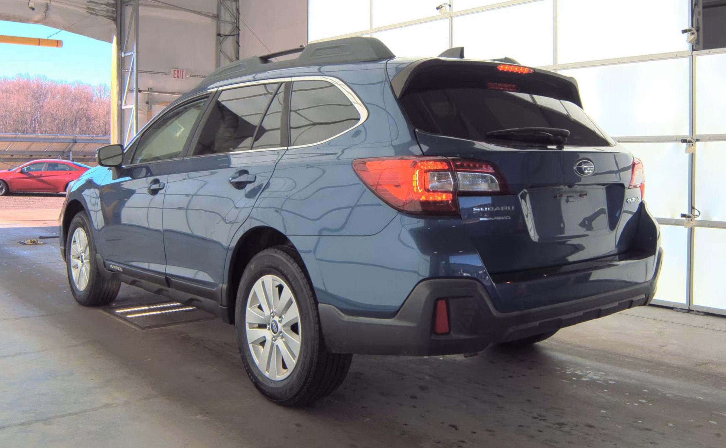 Used 2019 Subaru Outback 2.5i Premium image 4