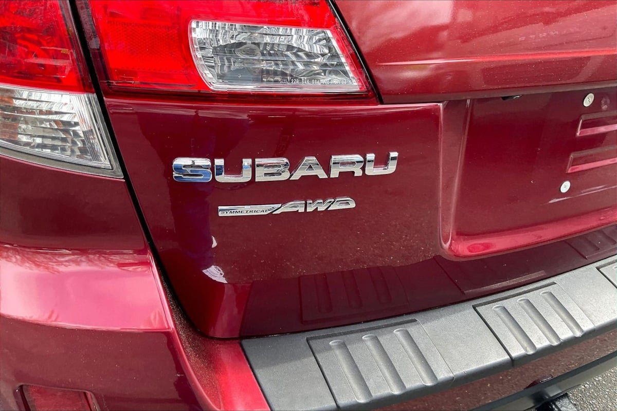 Used 2012 Subaru Outback 2.5i Premium AWD/4WD image 23