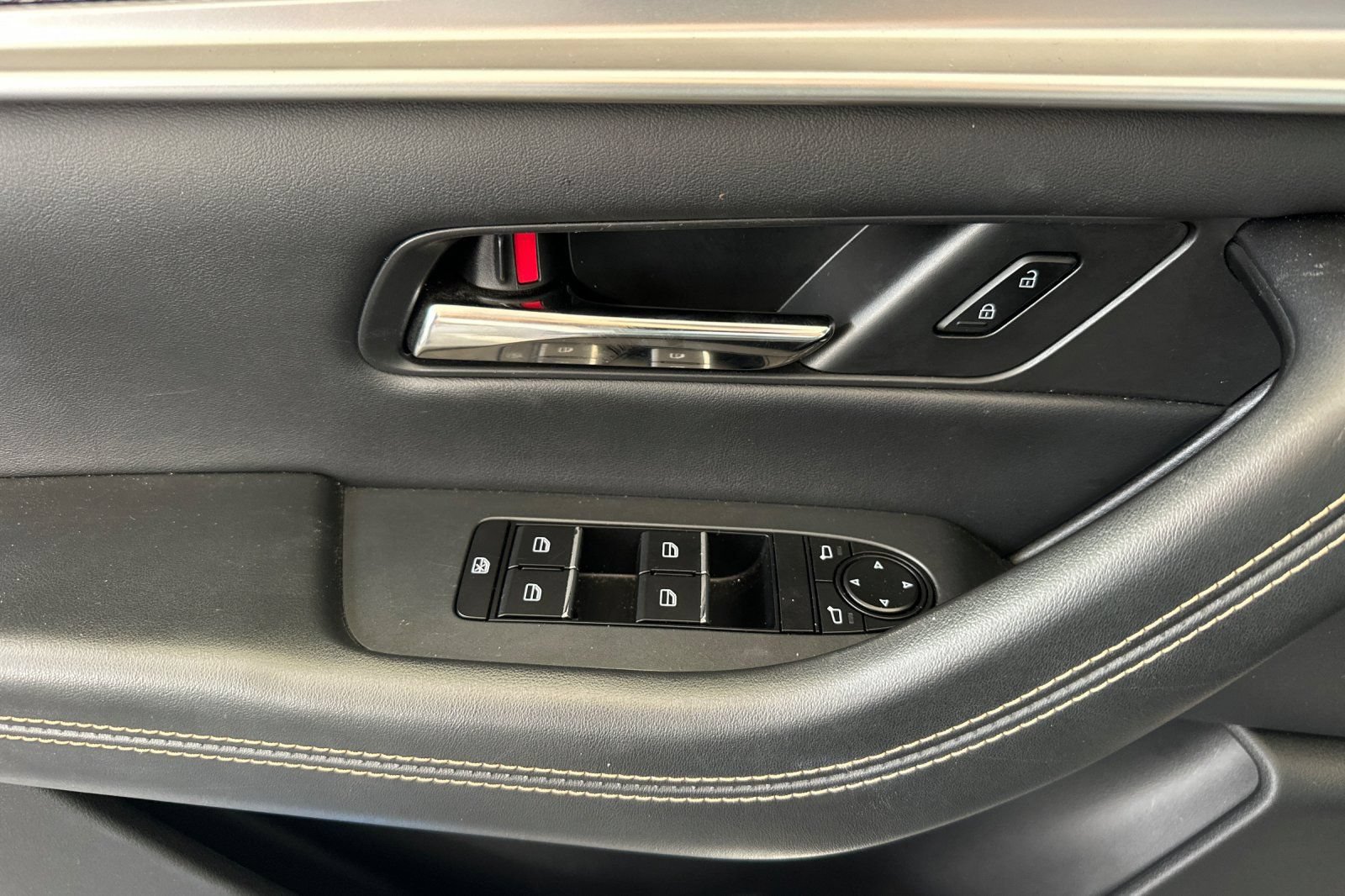 Used 2025 MAZDA CX-90 3.3 Turbo w/ Preferred Package AWD/4WD image 11
