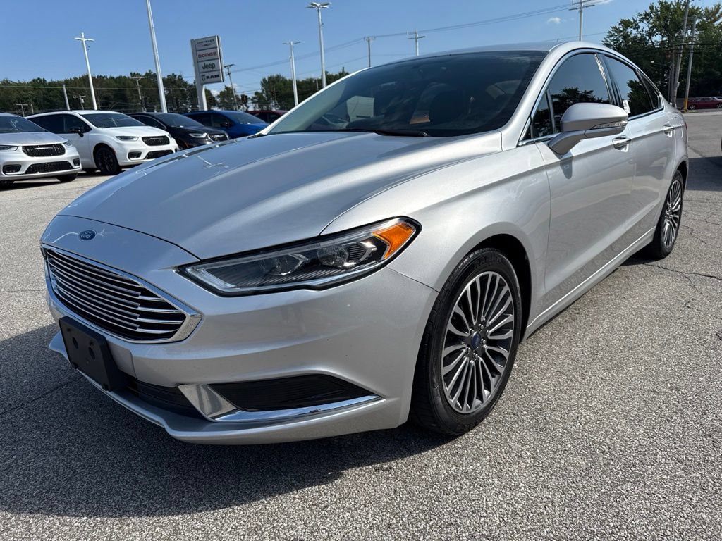 Used 2018 Ford Fusion SE w/ Fusion SE Technology Package FWD image 15
