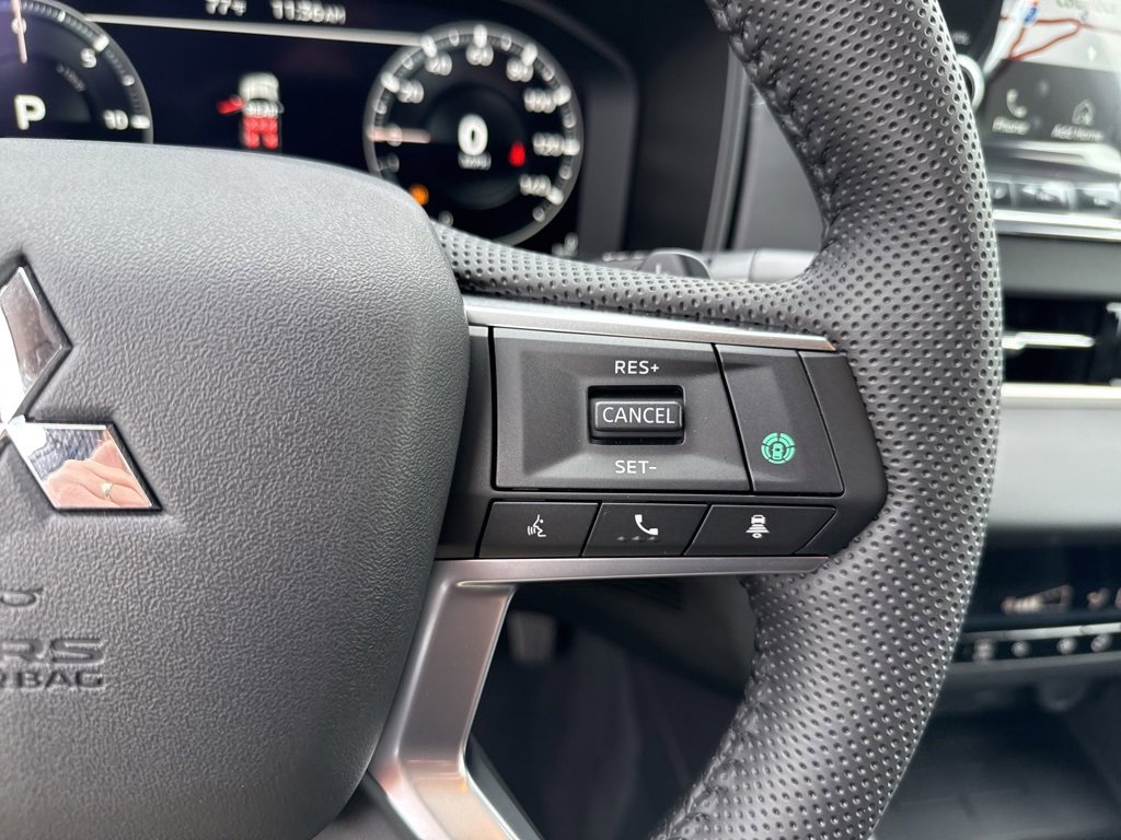 New 2025 Mitsubishi Outlander SE image 31