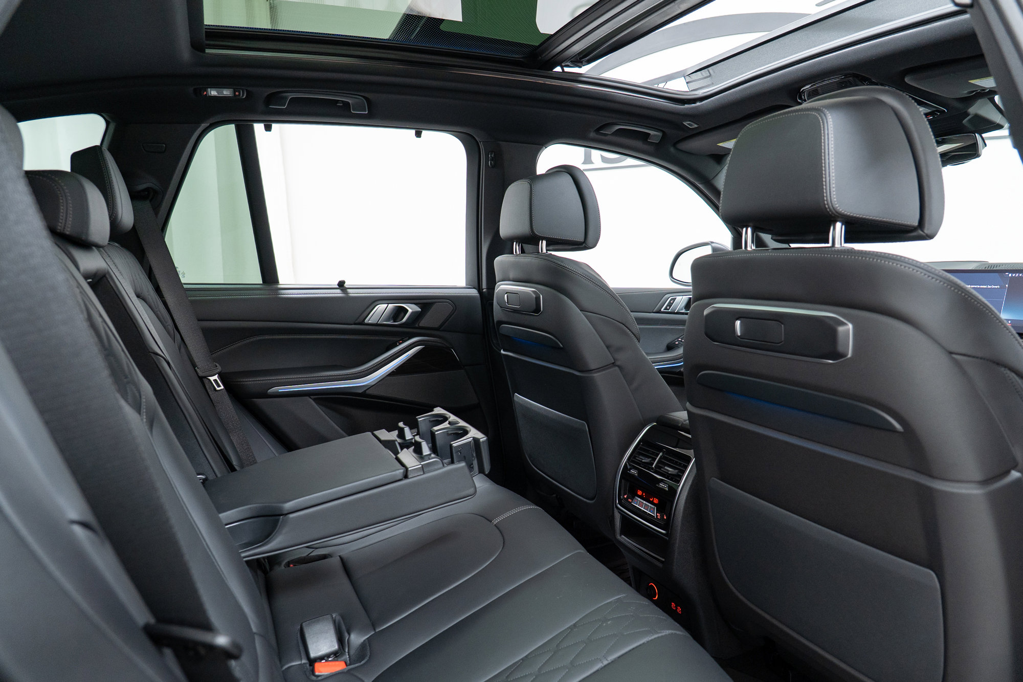 Used 2025 BMW X5 xDrive50e w/ Executive Package image 23