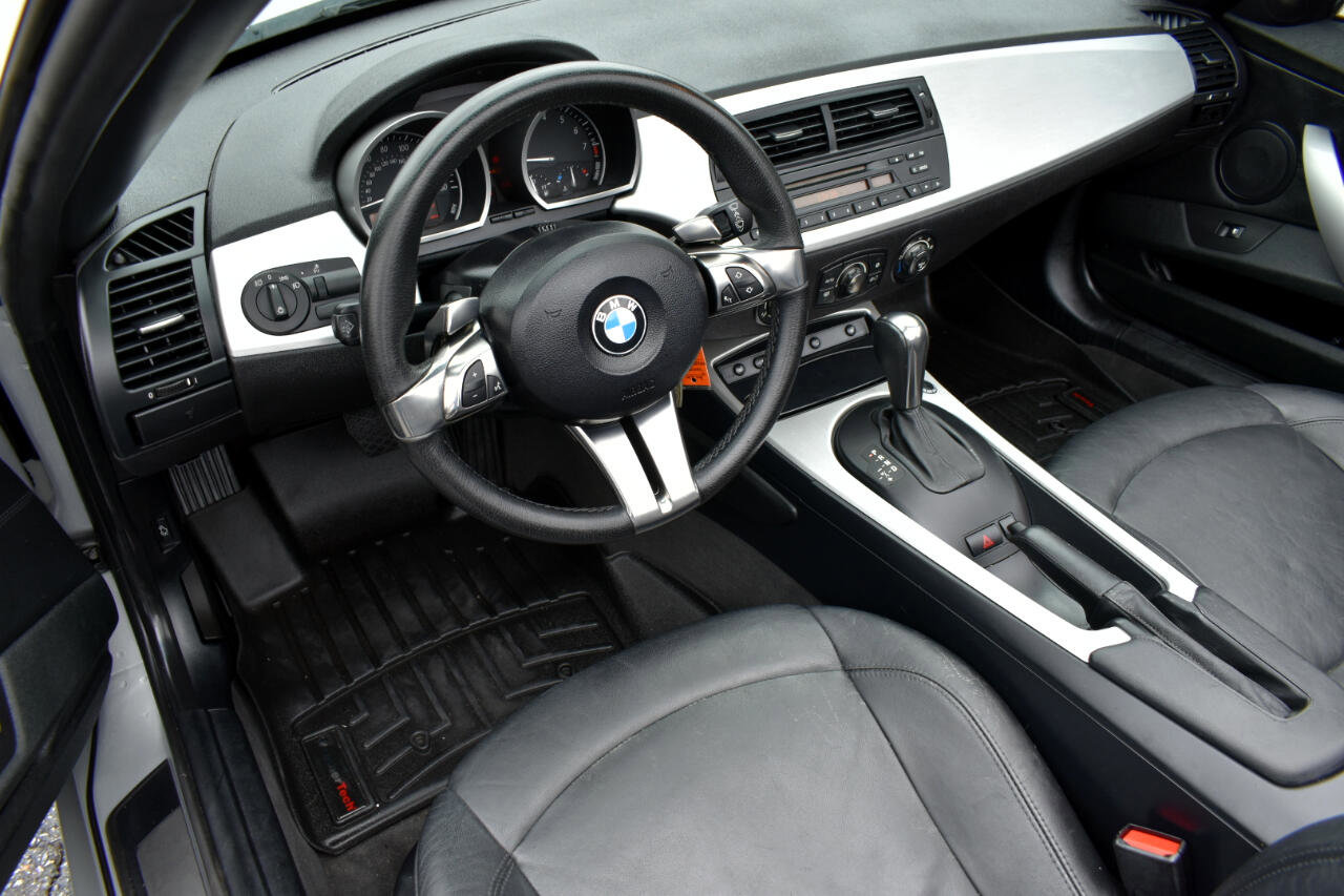 Used 2006 BMW Z4 3.0i image 16