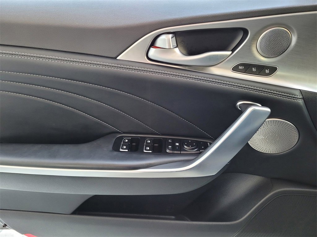 Used 2022 Kia Stinger GT2 image 22