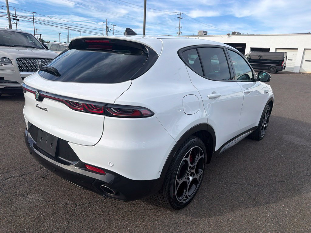 Used 2024 Alfa Romeo Tonale Veloce AWD/4WD image 6