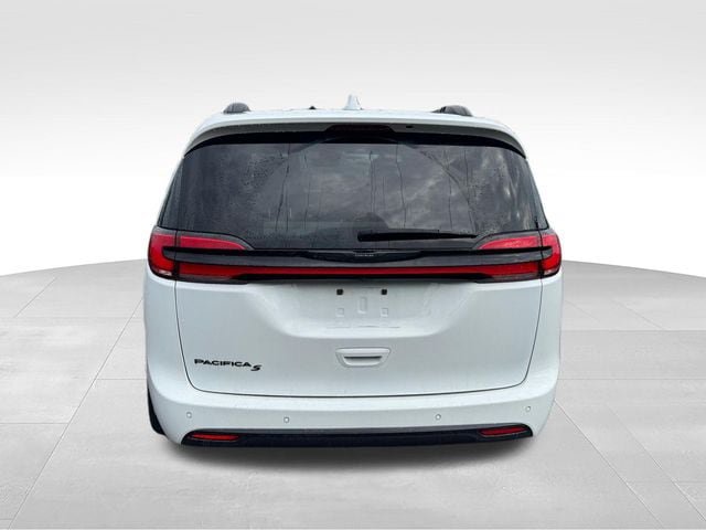 Used 2021 Chrysler Pacifica Touring w/ S Appearance Package FWD image 44