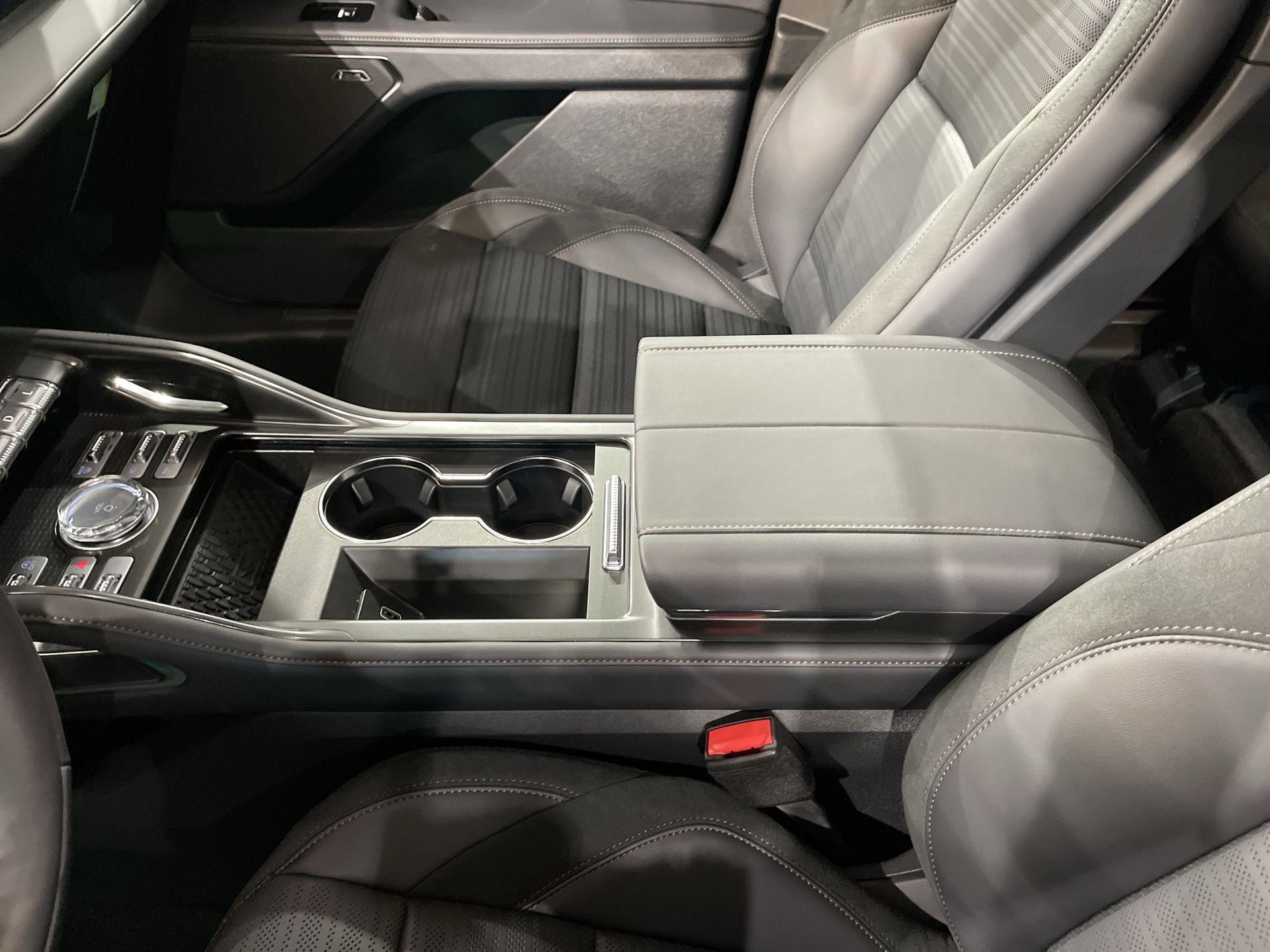 New 2024 Lincoln Nautilus Reserve w/ Equipment Group 202A image 25