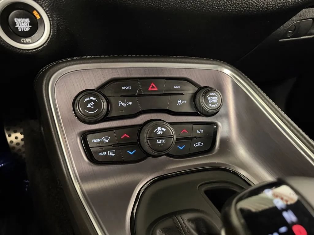 Used 2016 Dodge Challenger R/T RWD image 23