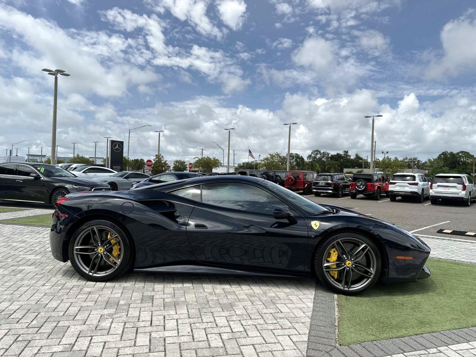 Used 2017 Ferrari 488 GTB RWD image 6