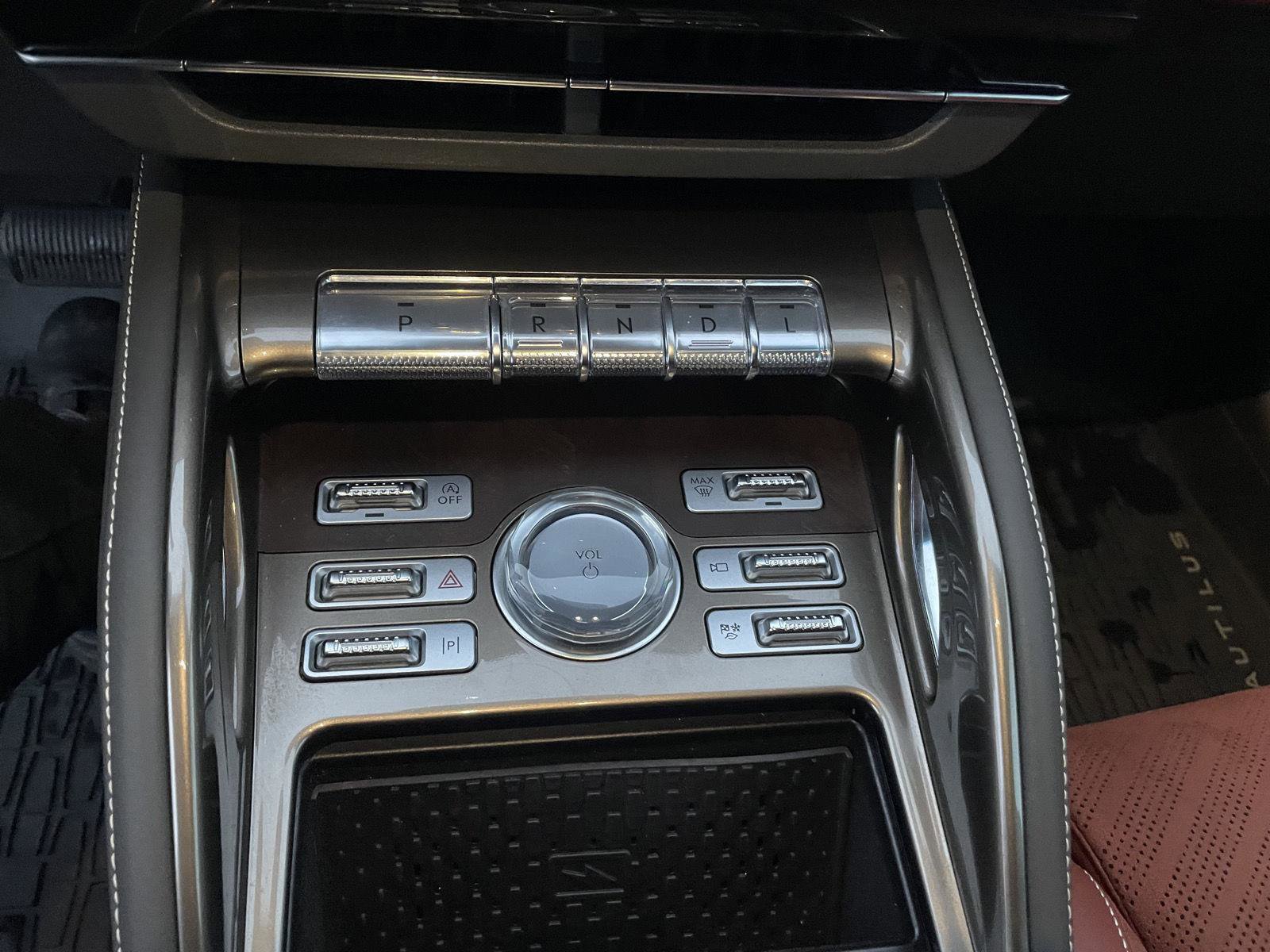 Used 2024 Lincoln Nautilus Black Label image 18