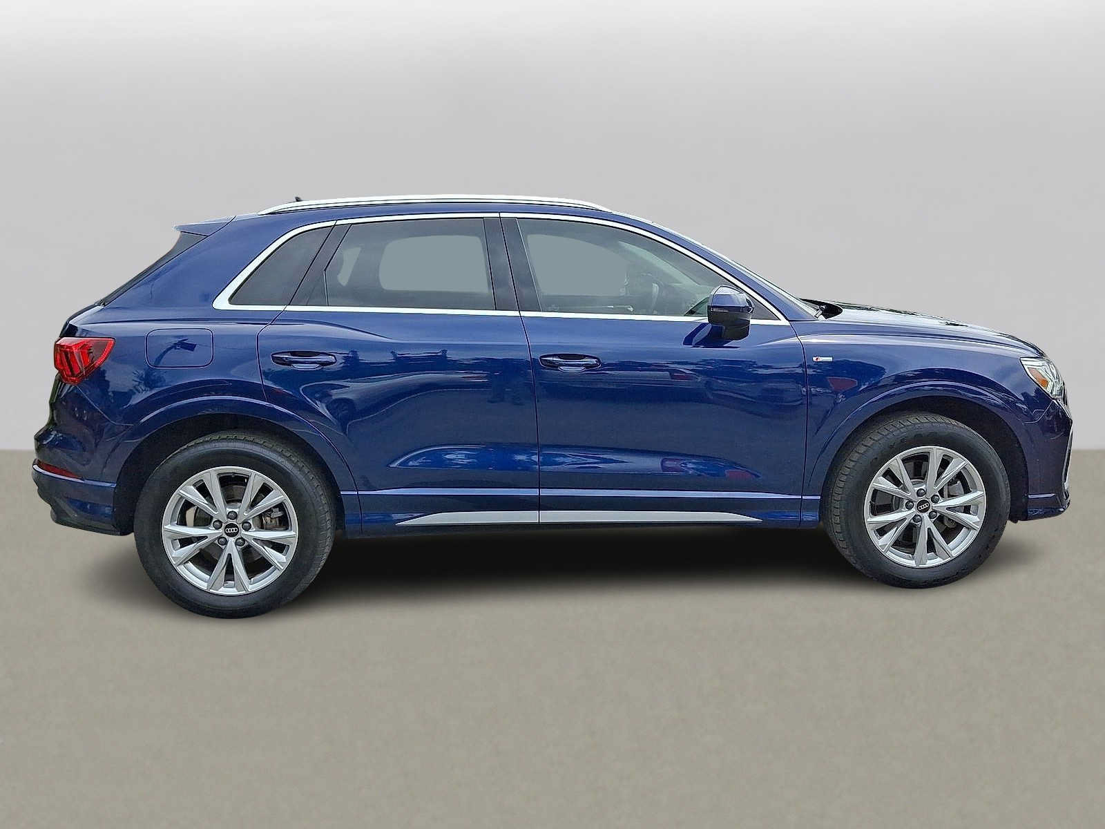 Certified 2023 Audi Q3 2.0T Premium Plus w/ Premium Plus Package AWD/4WD image 32