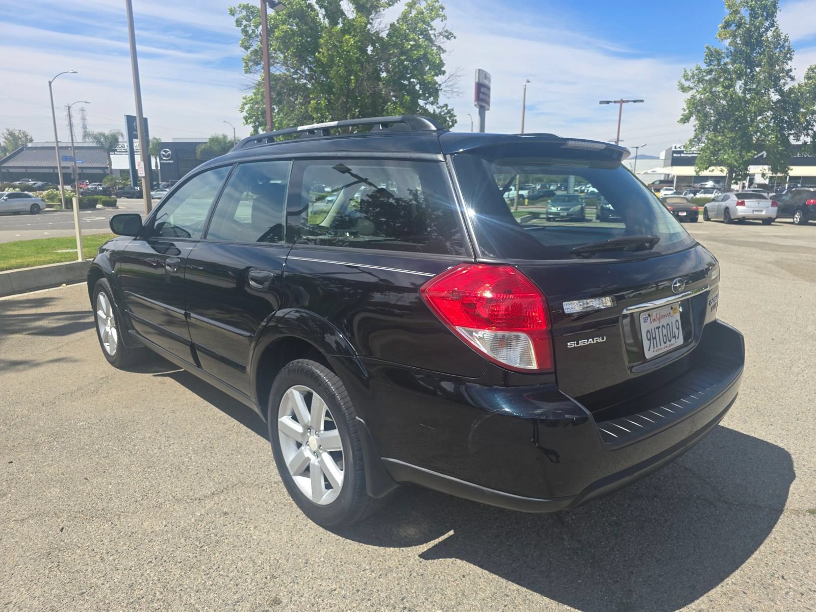 Used 2009 Subaru Outback 2.5i Special Edition AWD/4WD image 7