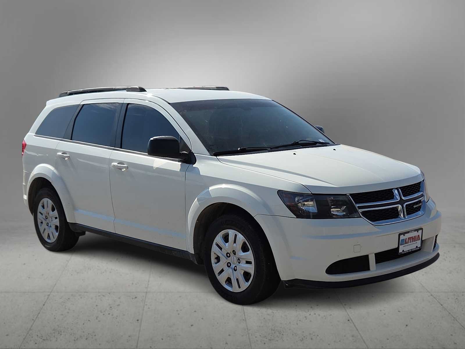 Used 2019 Dodge Journey SE FWD image 2