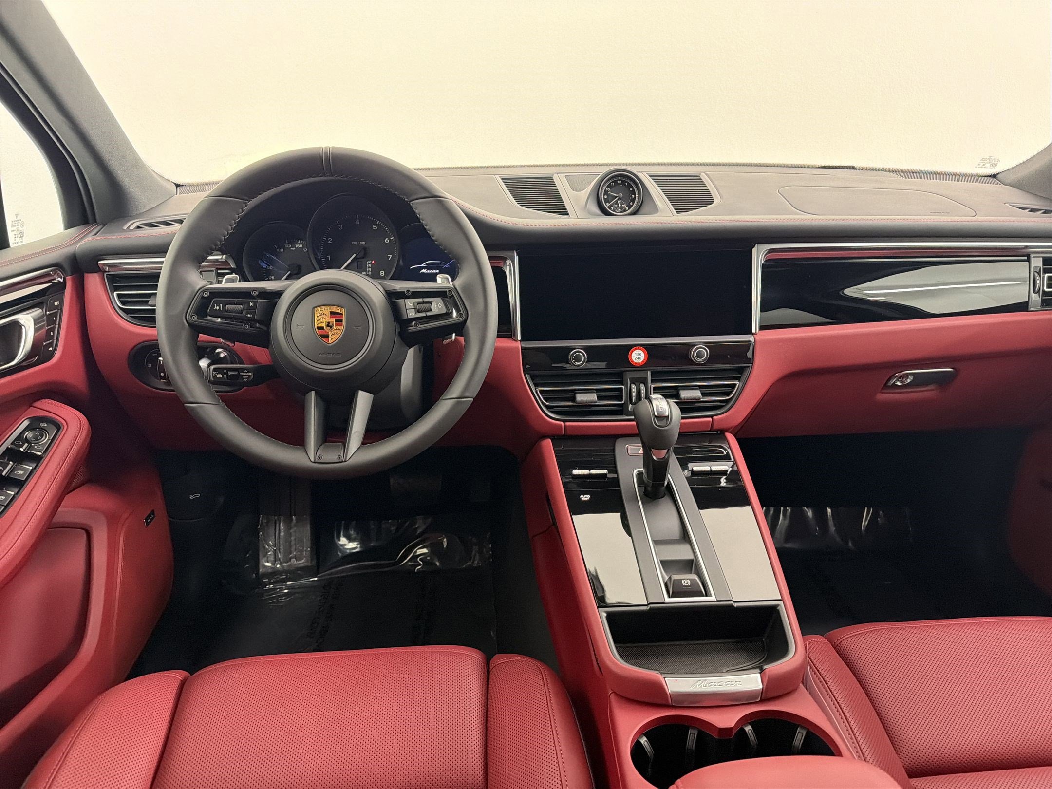 New 2026 Porsche Macan AWD/4WD image 25