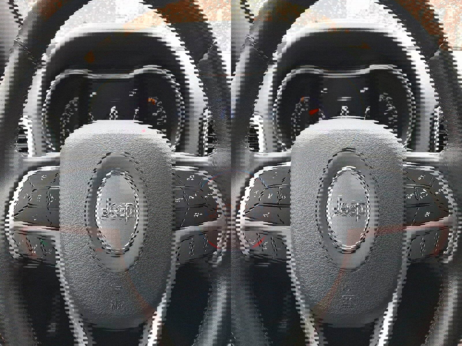 Used 2020 Jeep Grand Cherokee Limited image 18