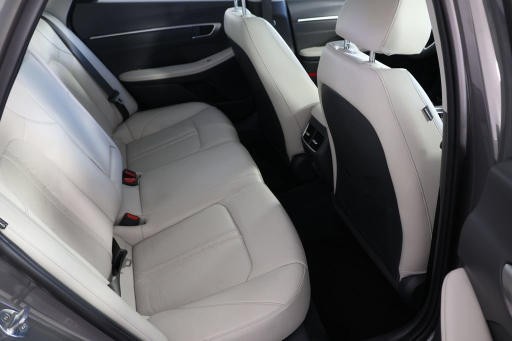 Used 2022 Hyundai Sonata Limited w/ Preferred Accessory Package FWD image 22