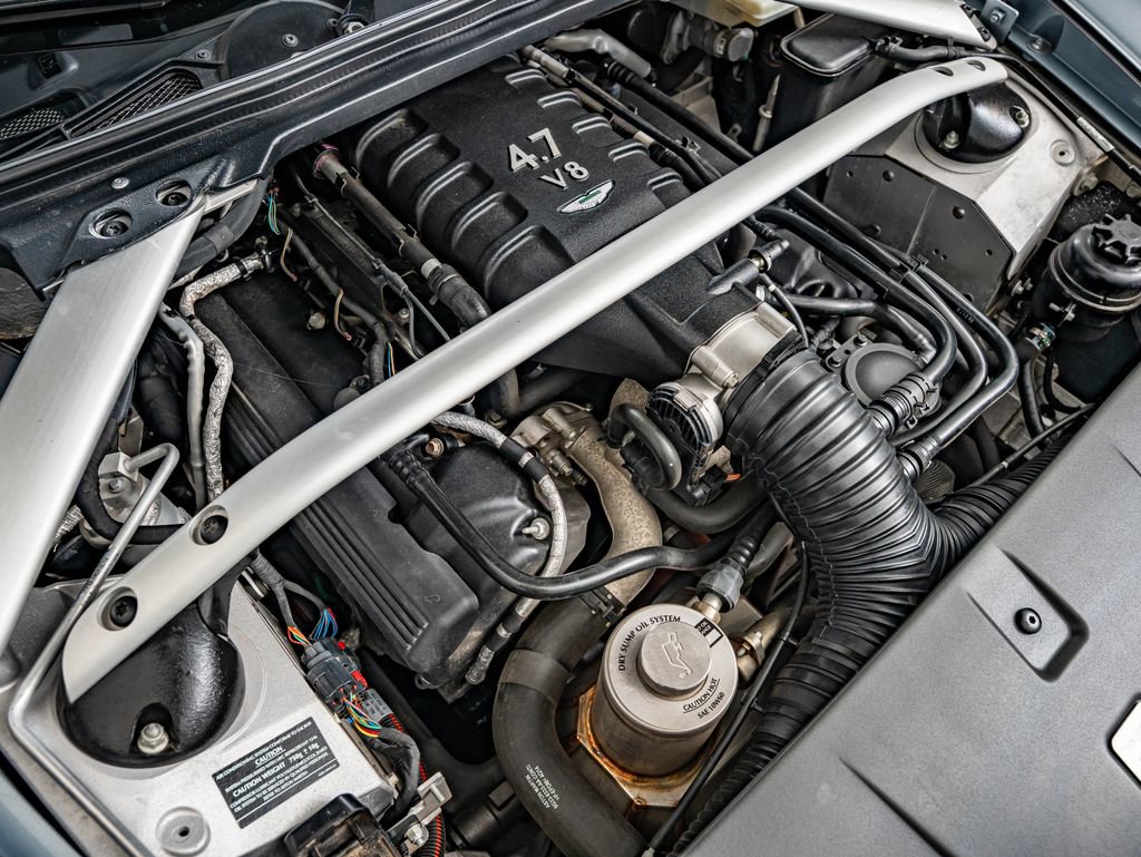 Used 2015 Aston Martin V8 Vantage GT RWD image 47