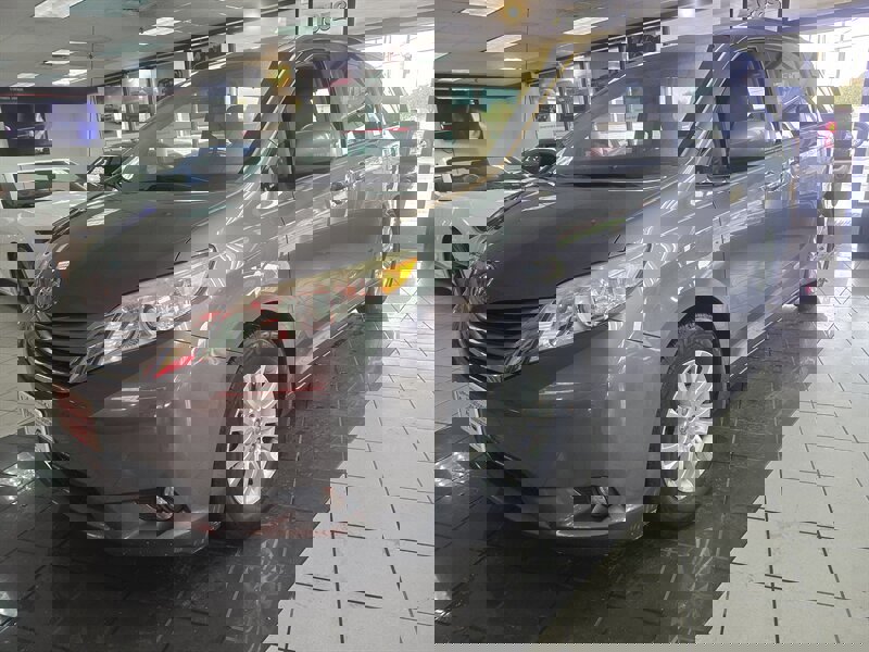 Used 2011 Toyota Sienna XLE