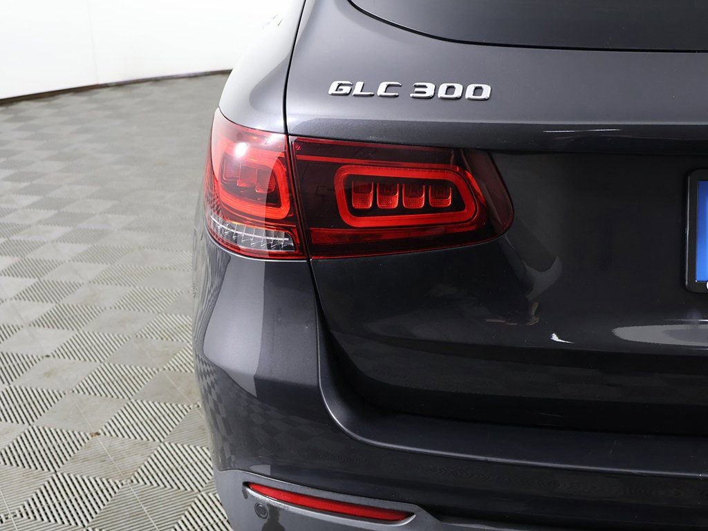 Used 2021 Mercedes-Benz GLC 300 4MATIC w/ Multimedia Package image 16