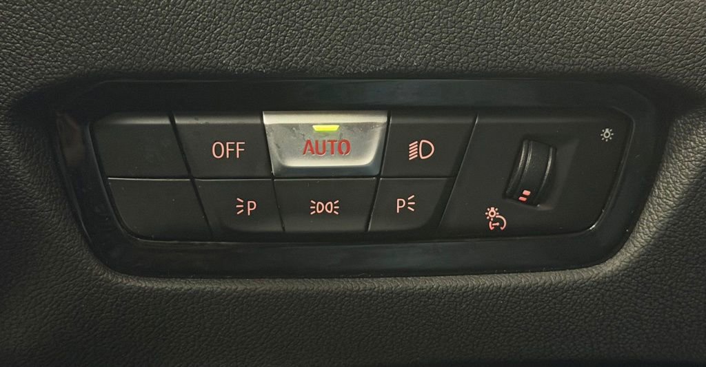 Used 2022 BMW 330i xDrive Sedan w/ Premium Package 2 image 14