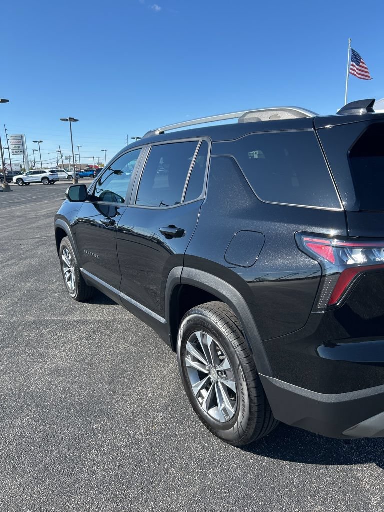 Used 2025 Chevrolet Equinox LT w/ Convenience Package II FWD image 9