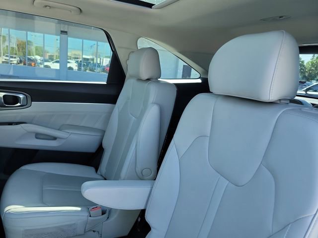 Used 2023 Kia Sorento SX image 14