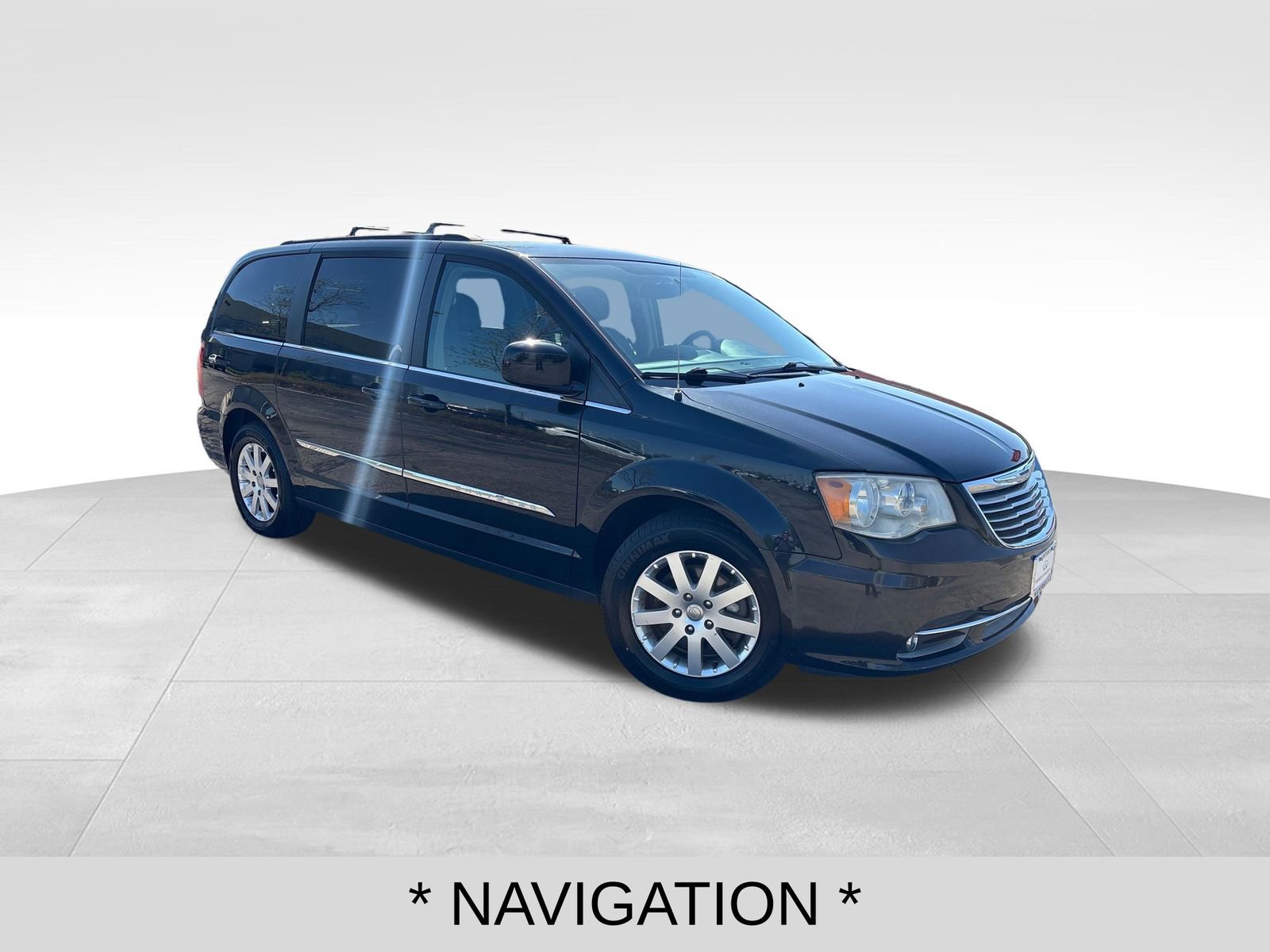 Used 2016 Chrysler Town & Country Touring FWD image 7