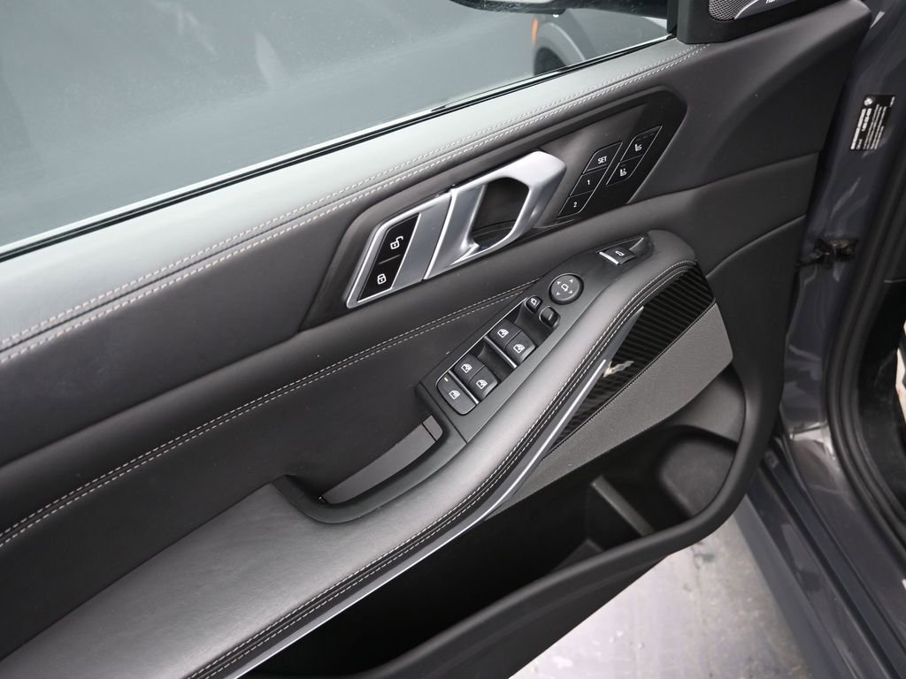 Used 2023 BMW X5 M50i w/ Executive Package AWD/4WD image 17