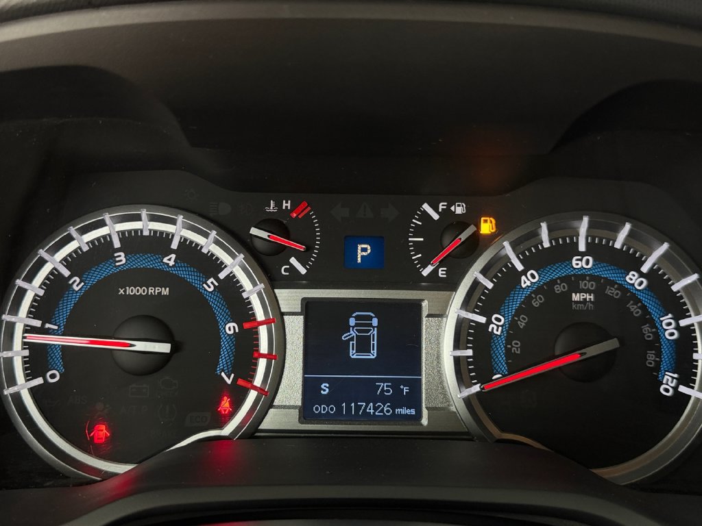 Used 2018 Toyota 4Runner SR5 w/ Convenience Package AWD/4WD image 21