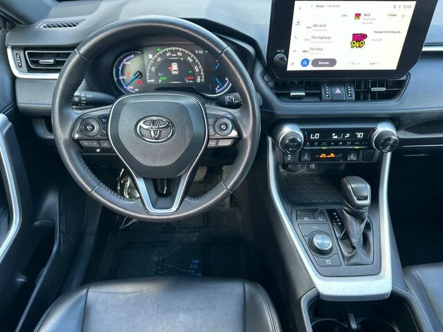 Used 2024 Toyota RAV4 XSE w/ Weather Package AWD/4WD image 17