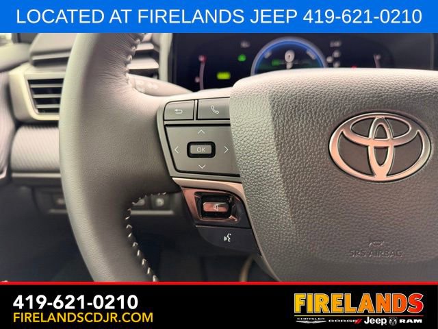 Used 2025 Toyota Camry SE FWD image 21