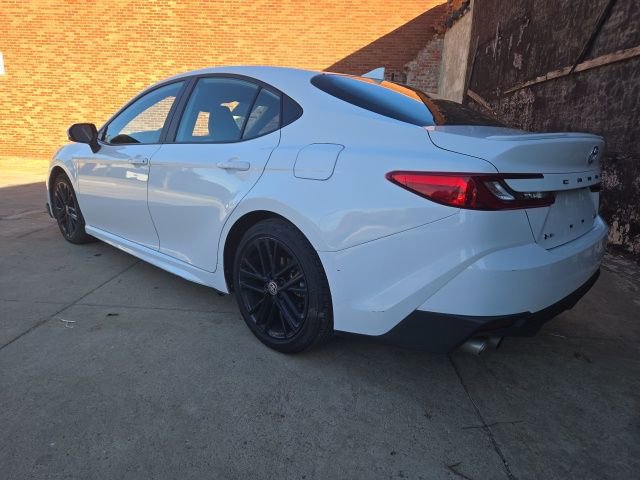 Used 2025 Toyota Camry SE image 5