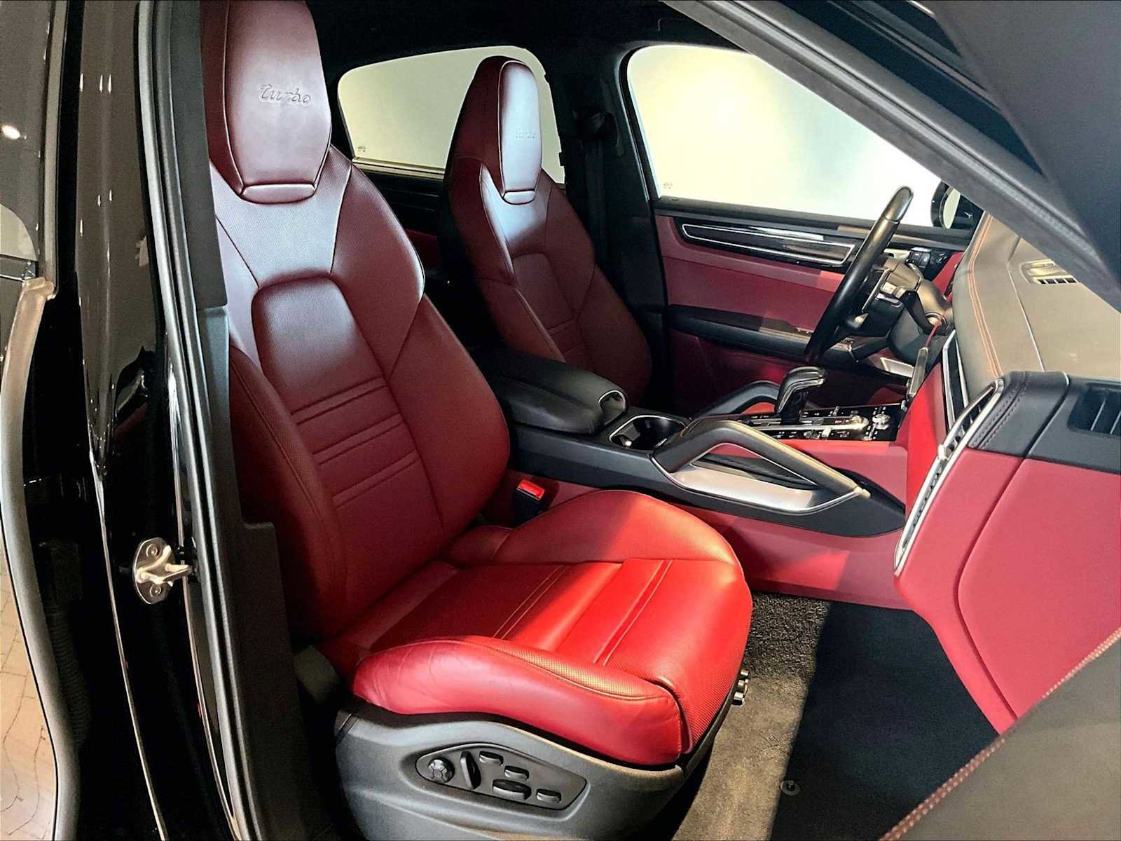 Used 2022 Porsche Cayenne Turbo w/ Premium Package Plus (PI3) image 22