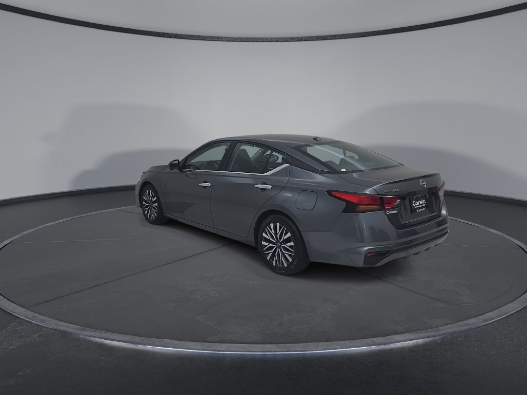 Used 2025 Nissan Altima 2.5 SV FWD image 13