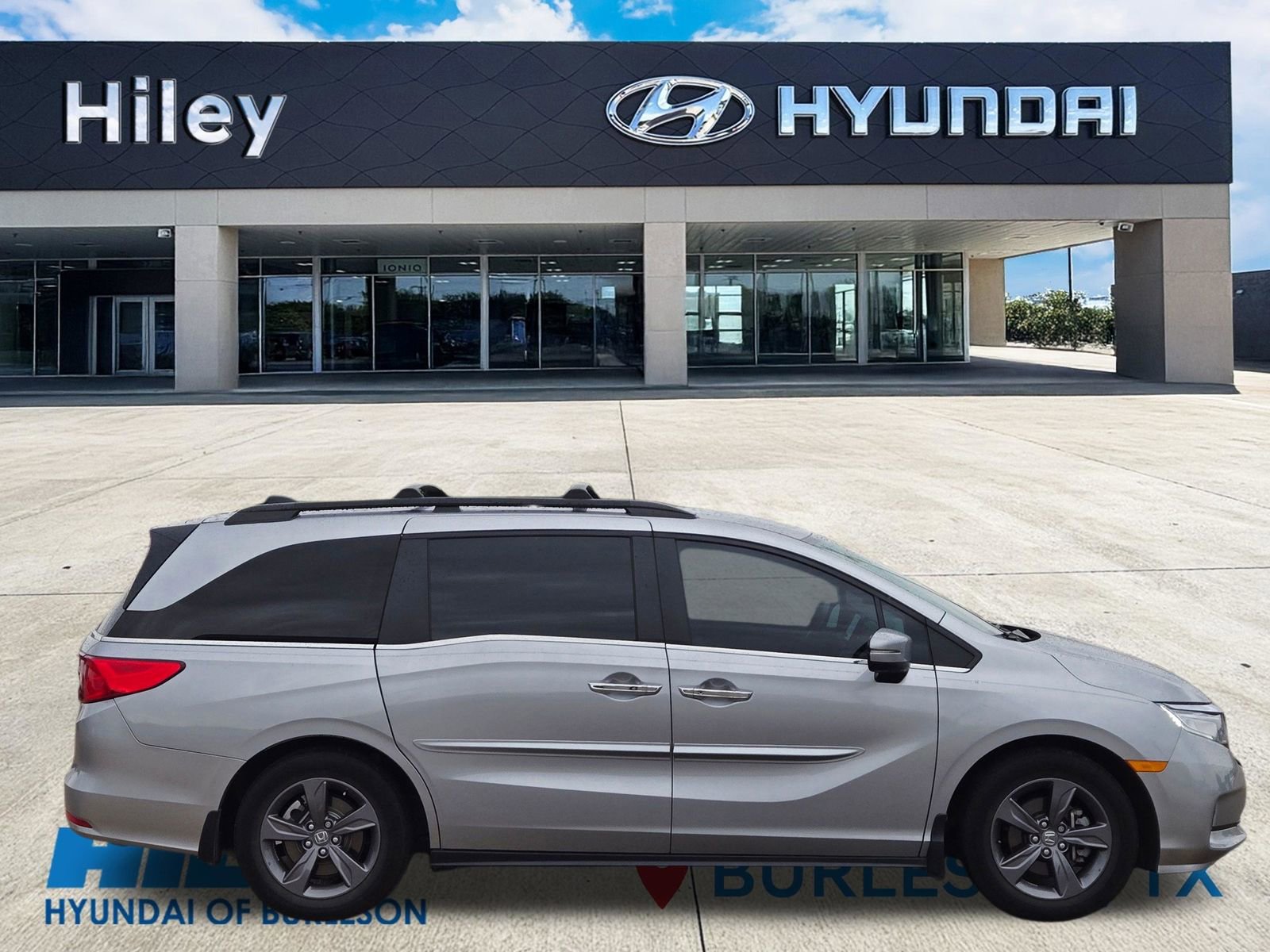 Used 2023 Honda Odyssey EX image 3