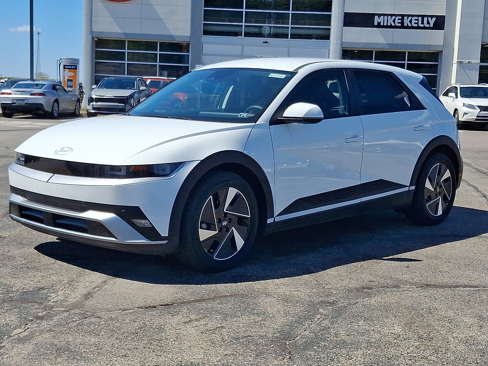 New 2025 Hyundai Ioniq 5 SE image 2