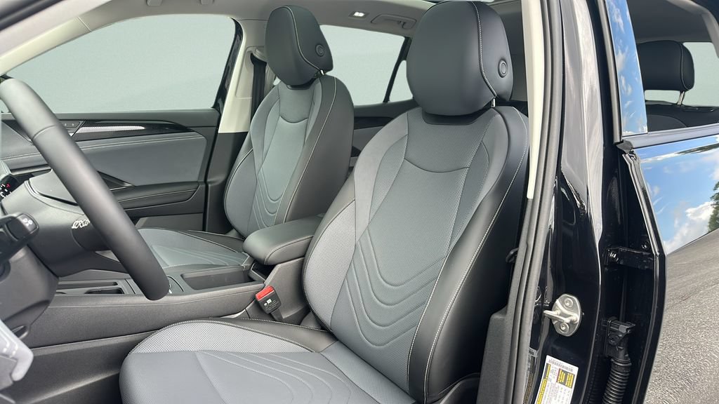 New 2026 Volkswagen Tiguan SE FWD image 25