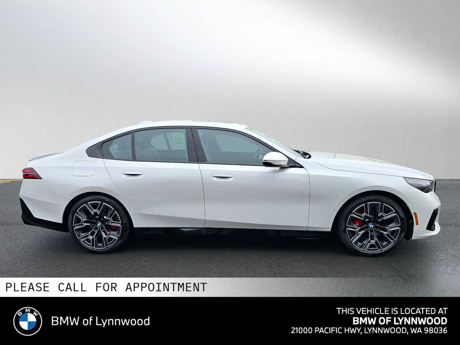 New 2026 BMW i5 eDrive40 w/ M Sport Package AWD/4WD image 2