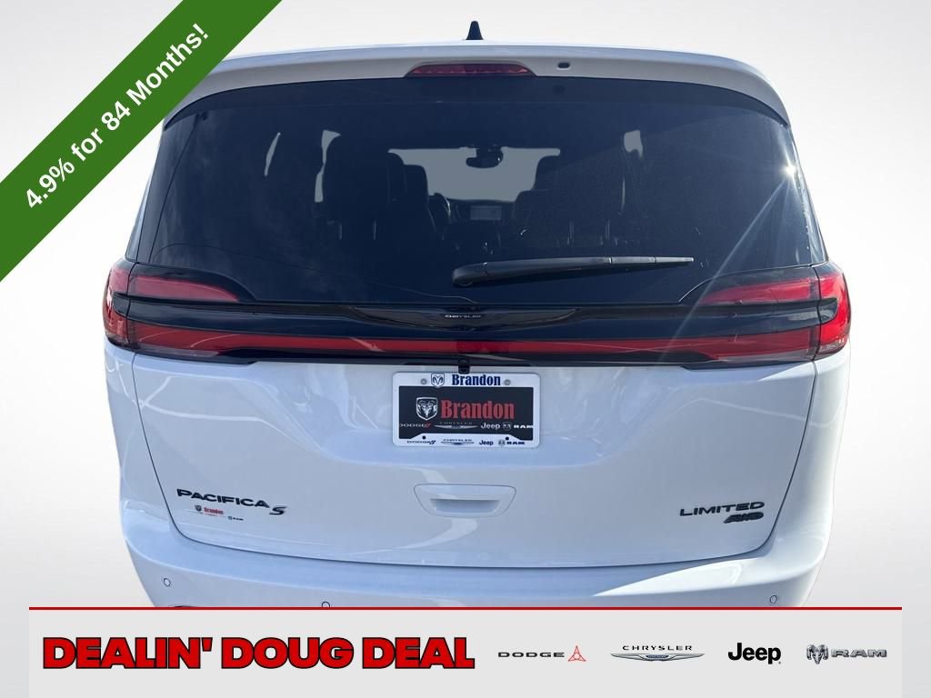 New 2026 Chrysler Pacifica Limited image 4
