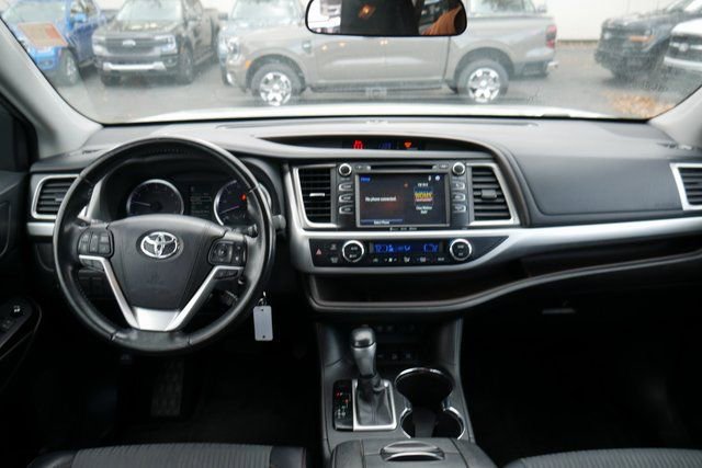 Used 2018 Toyota Highlander Plus image 4