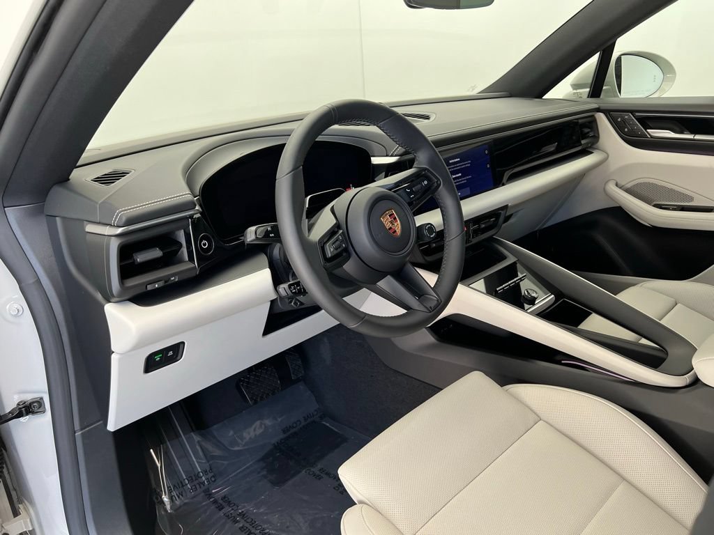 New 2026 Porsche Macan 4 Electric AWD/4WD image 4
