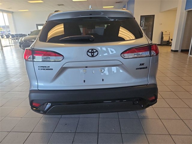 Used 2024 Toyota Corolla Cross SE image 7