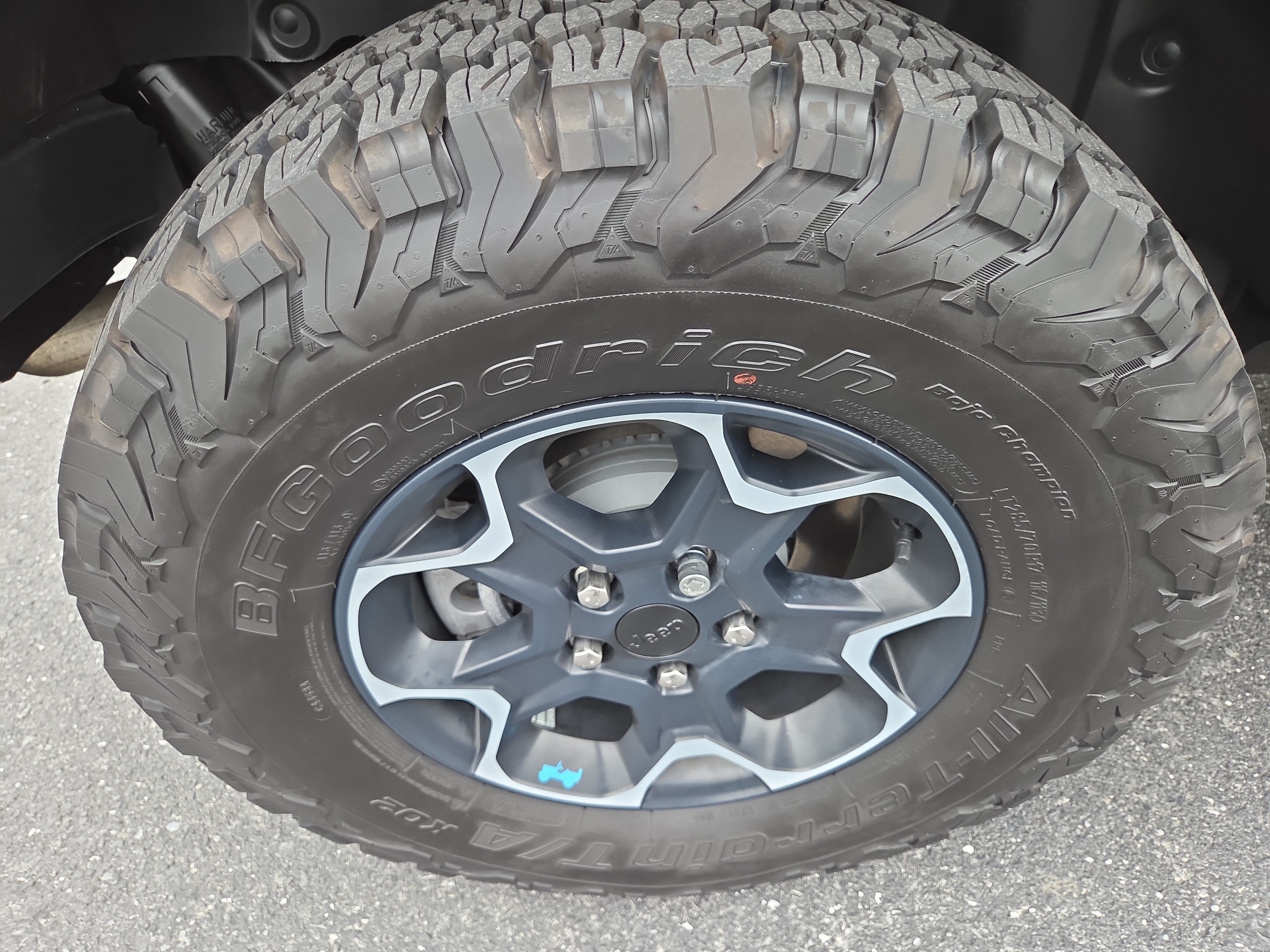 Certified 2023 Jeep Wrangler Unlimited Rubicon 4xe w/ Cold Weather Group AWD/4WD image 11