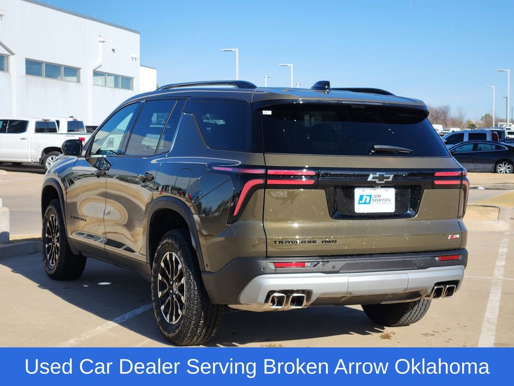 Used 2024 Chevrolet Traverse Z71 w/ Enhanced Driving Package image 6