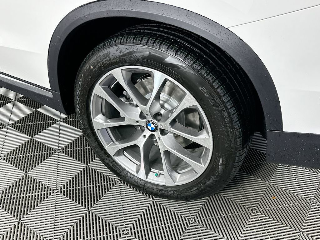 New 2026 BMW X5 xDrive40i w/ Climate Comfort Package image 39